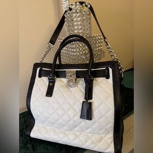 GENTLY USED …. MICHAEL KORS WHITE & BLACK LEATHER HAMILTON